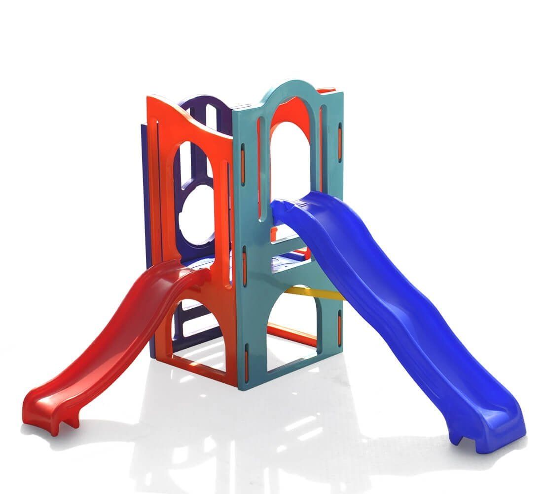 Playground infantil com escorregadores azul e vermelho