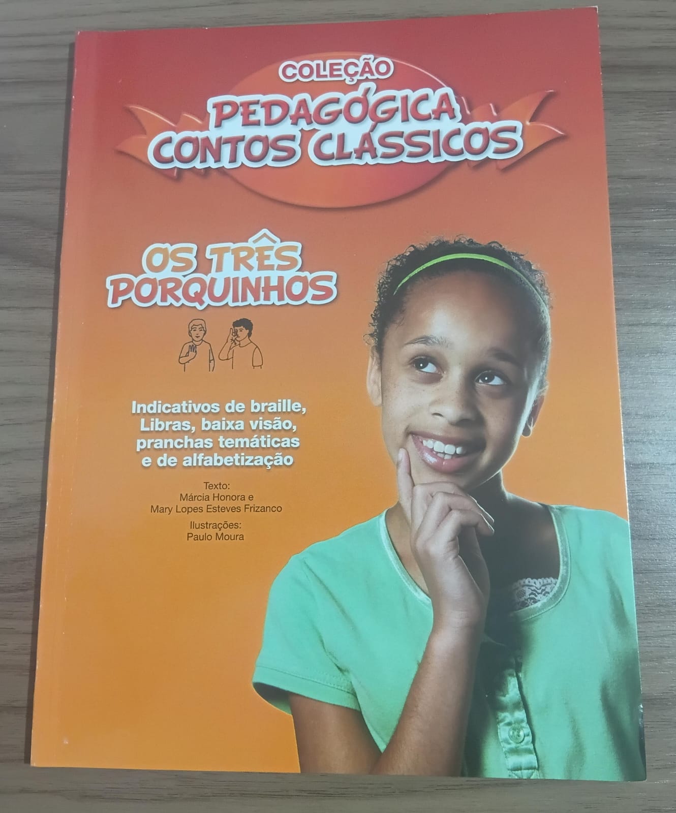 Coleção Pedagógica Contos Clássicos - Os Três Porquinhos