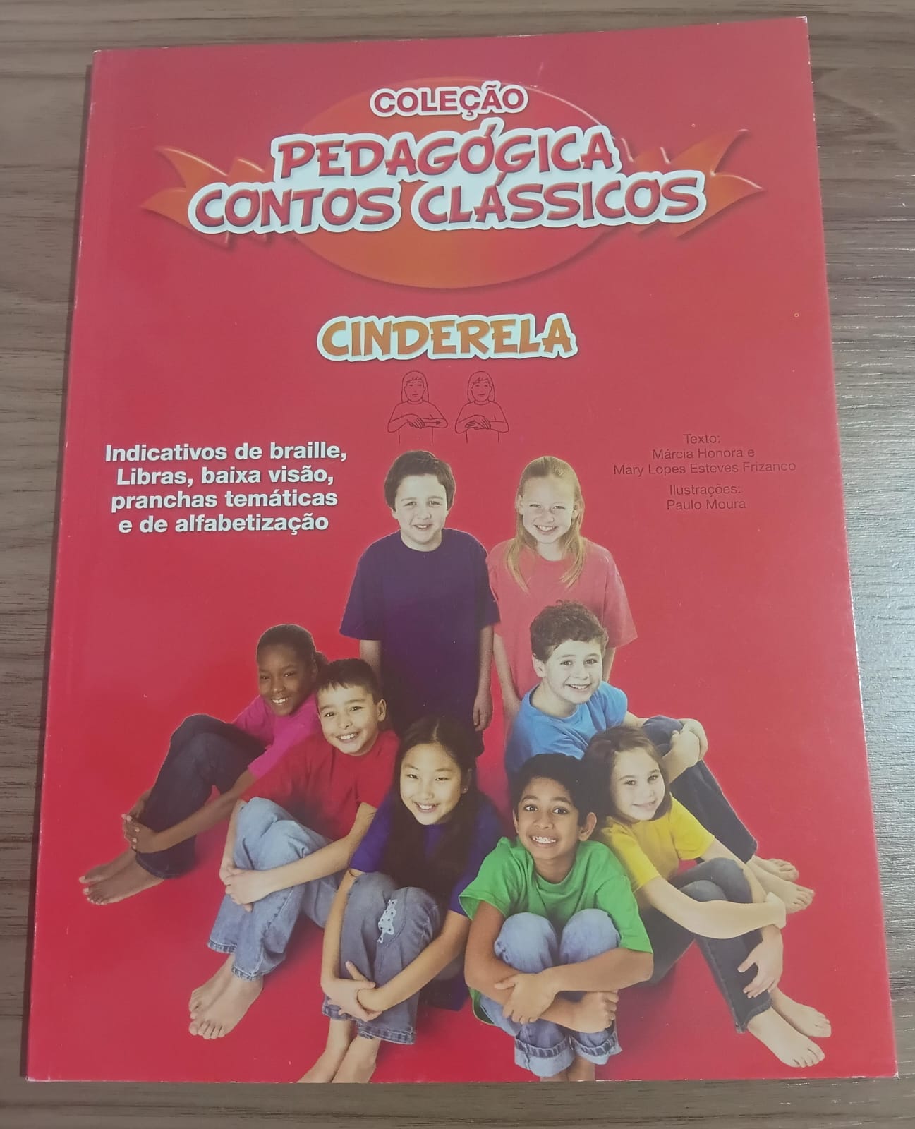 Coleção Pedagógica Contos Clássicos - Cinderela