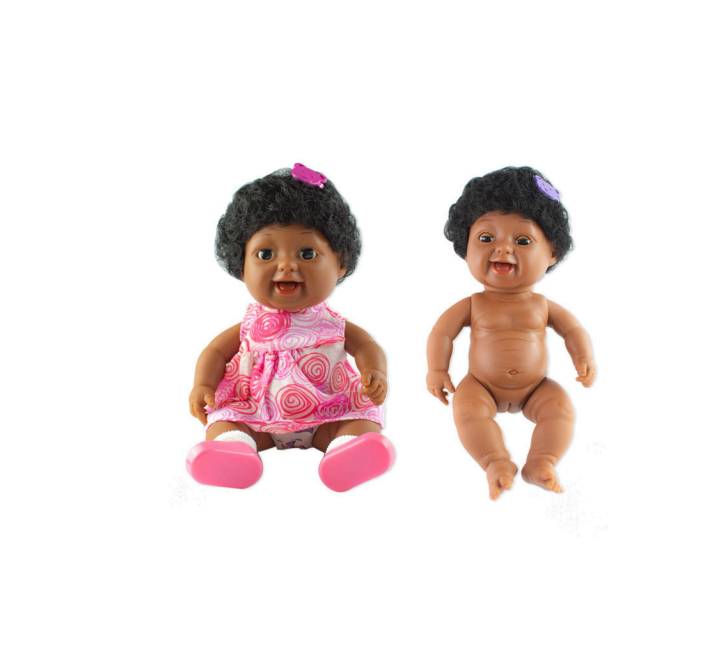 BONECA MENINA NEGRA COM GENITÁLIA