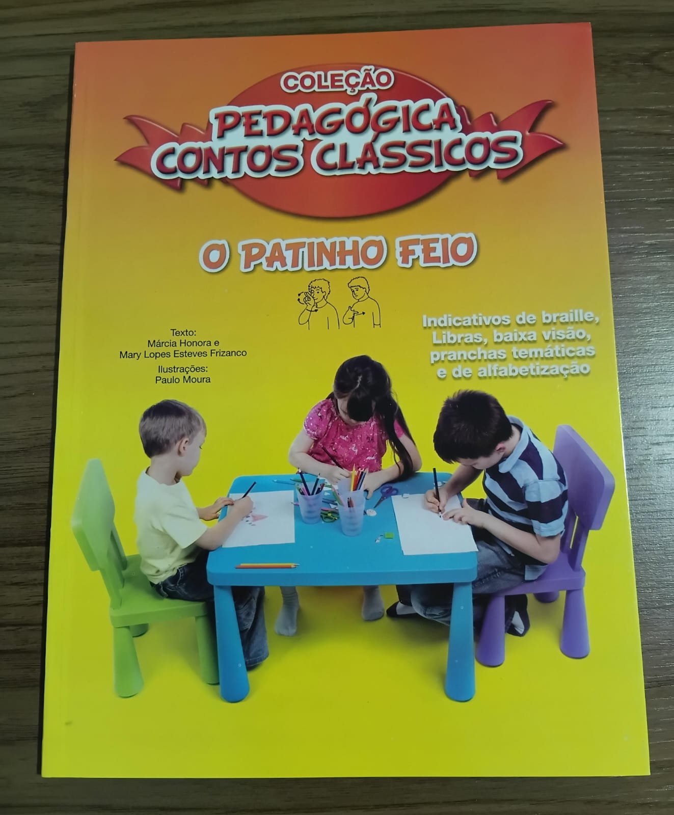 Coleção Pedagógica Contos Clássicos - O Patinho Feio